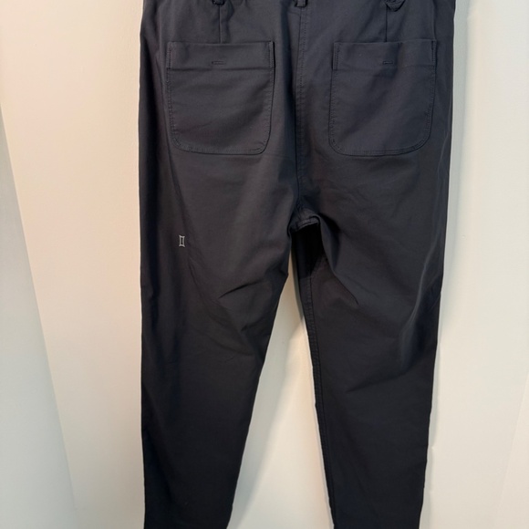 Kit and Ace Slim Pant – Black (Size 2) | Versatile & Comfortable! - Picture 2 of 7